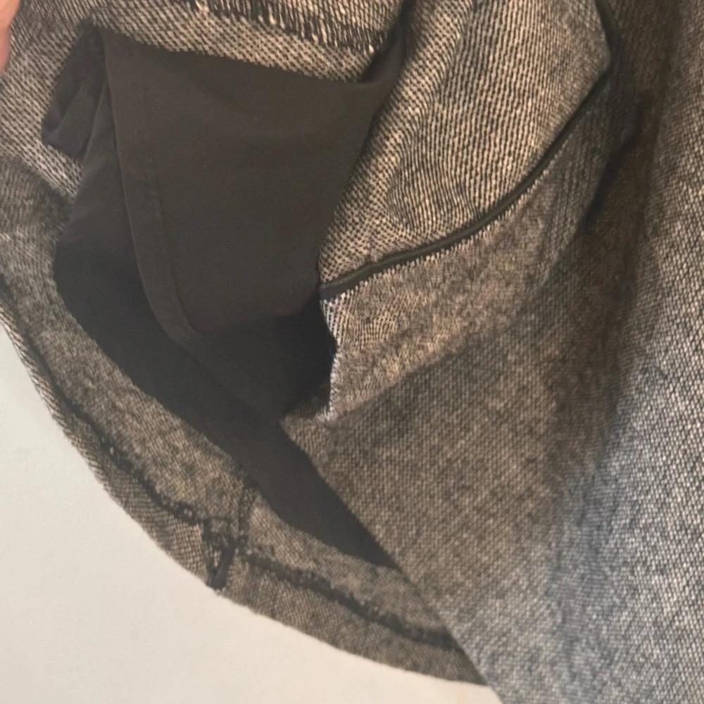 The Limited Gray Mini Skirt Size Medium